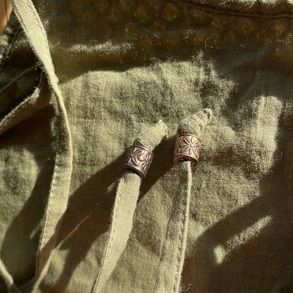 Textured cotton, olive halter top with beaded ties - Picture 5 of 6